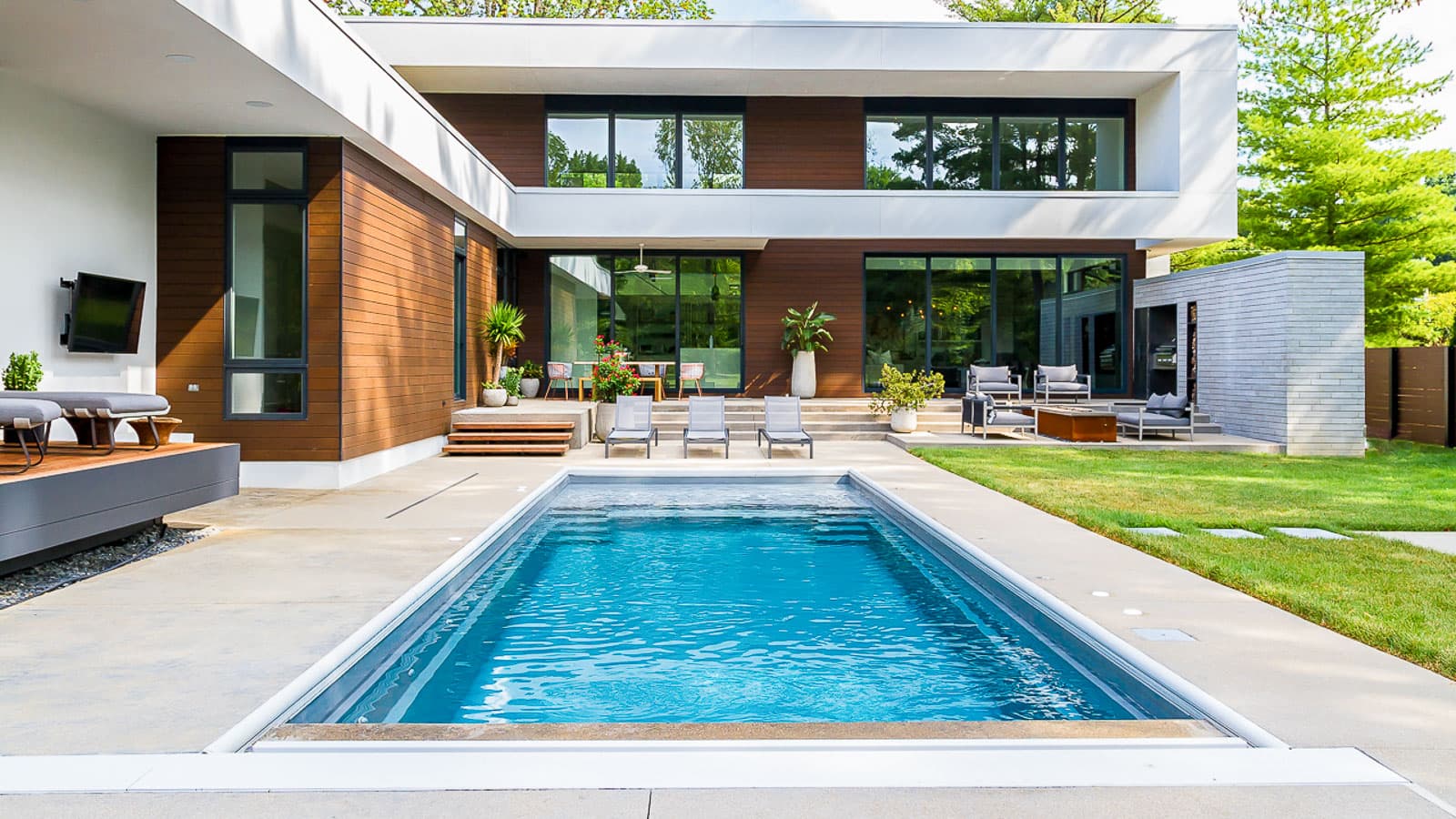 The Freedom with Splash Pad – fiberglass pool – Imagine Pools The Freedom with Splash Pad - fiberglass pool by Imagine Pools