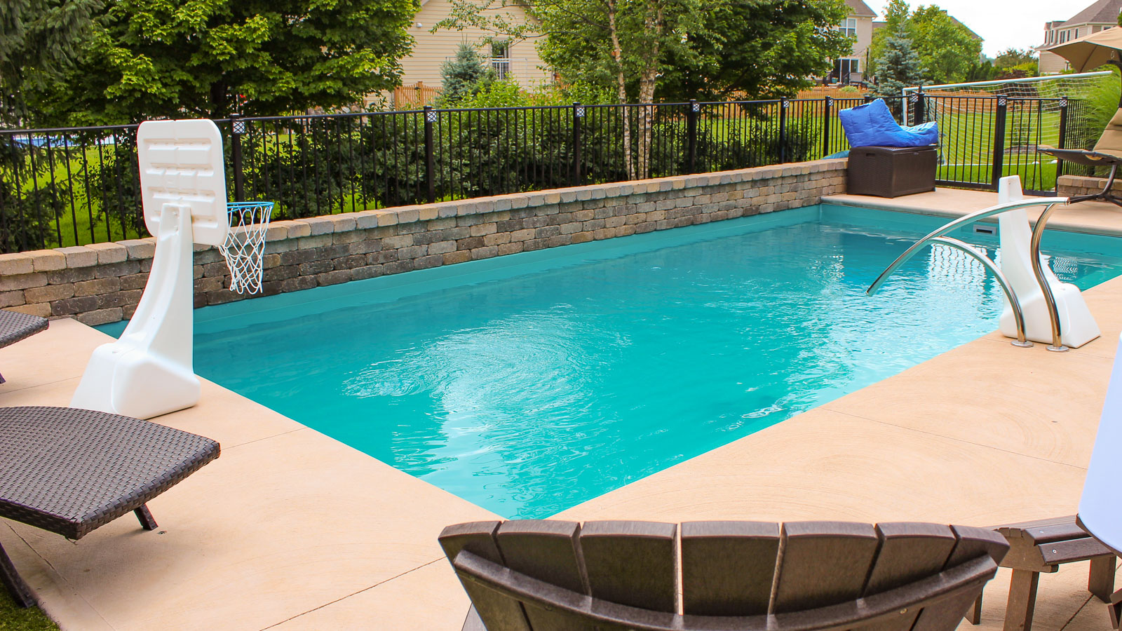 ImaginePools_Marvelous_30_CoralBlue_US_2018-1 The Marvelous freeform fiberglass swimming pool